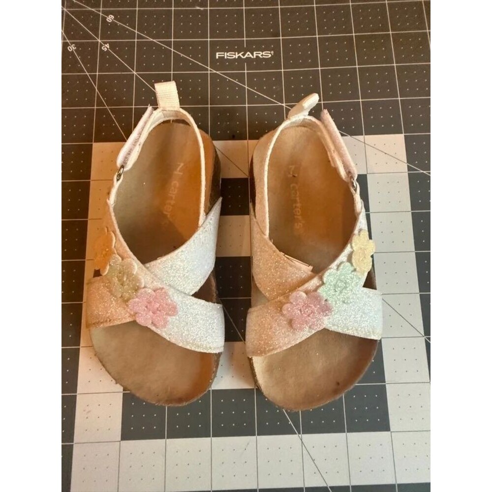 Toddler Girls Carters Sandals Size 7 EUC